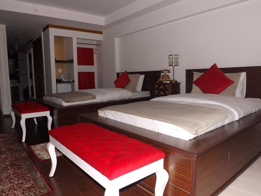 The Gala Palace Suits Kars Rom bilde