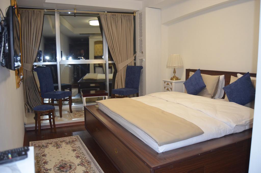 The Gala Palace Suits Hotell Kars Rom bilde