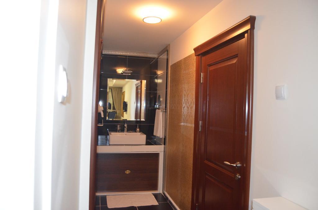 The Gala Palace Suits Kars Rom bilde