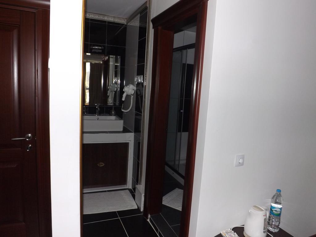 The Gala Palace Suits Kars Rom bilde